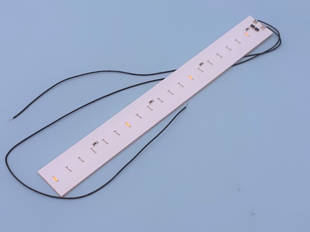 エンドウ室内灯チップLED仕様（長さ171mm・切断不可）1輌分入り