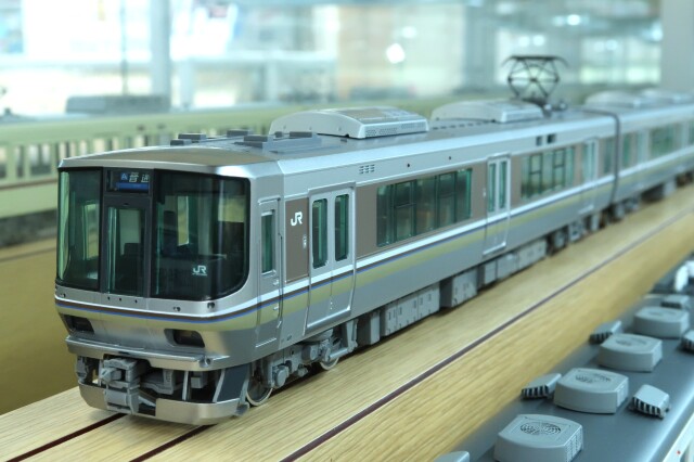 ＪＲ西日本２２３系２０００番台　８両セット