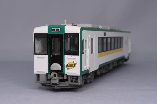 キハ１１０　Ｍ　陸羽西線色タイプ（黄帯）