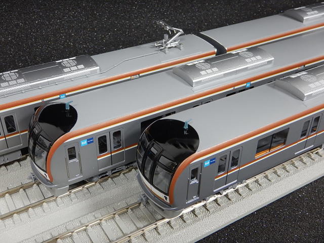 東京メトロ10000系2013基本４両編成セット動力付き Amazon.co.jp: 東京メトロ10000系2013基本4両編成セット動力付き