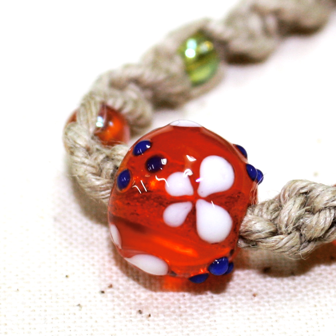 トンボ玉ブレスレット/麻紐/蝶玉