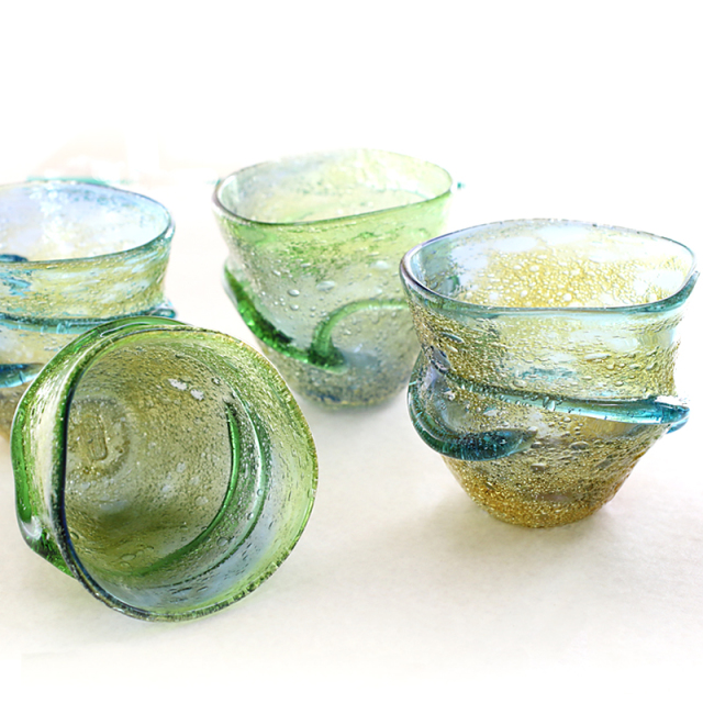 琉球ガラス職人 稲嶺盛一郎【茶泡変形宙吹きグラス】