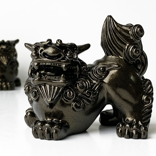 沖縄限定 玄関置物 焼物シーサー 陶器 黒金 魔除 風水 開運 悪払い 招福 沖縄限定 玄関置物 焼物シーサー 陶器 黒金 魔除 風水 開運 悪