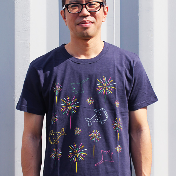 沖縄 Tシャツ 親子お揃い メンズ レディース ペア お土産 半袖 綿100% コットン JAM MARKET 花火 ネイビー / welcom ブラック