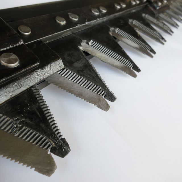 クボタ】コンバイン・バインダー3条用刈刃 AR-317・AR-320・AR-323  