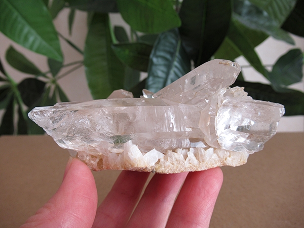 アーカンソー州産 アデュラリアインクォーツ 原石 水晶クラスター