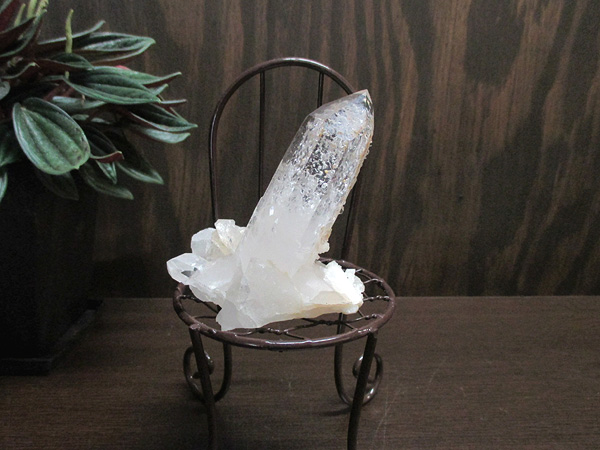 アメリカ、アーカンソー州産の希少なアデュラリアインクォーツ（氷長石入り水晶）原石クラスター