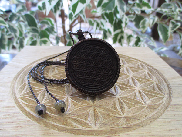 オリジナル フラワーオブライフマクラメネックレス 神聖幾何学 天然石アクセサリーの通販 販売専門店 鬮石