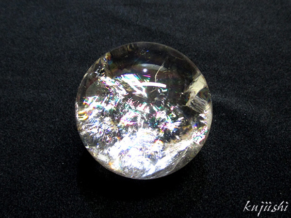 【高品質】 天然水晶 レインボークォーツ（虹・ファントム入り） 丸玉 ブラジル産 【鬮石】