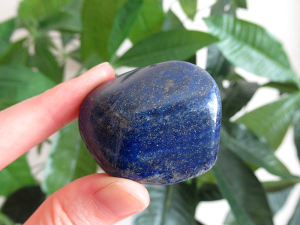 天然水晶の原石 天然ラピスラズリ石水晶球(台座付)￼ Amazon.co.jp: 天然水晶 原石 天然石 台座付き クラスター 置物