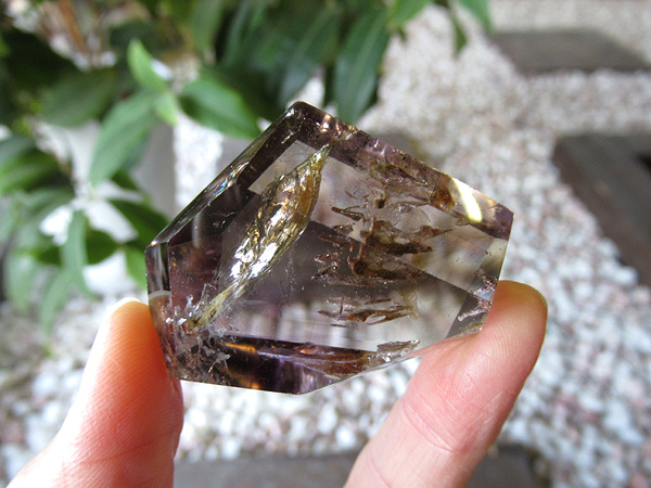 アメジストエレスチャルクォーツ　原石ポリッシュ　マダガスカル産　天然石