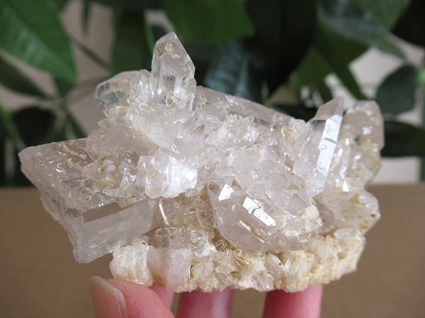 アーカンソー州産 アデュラリアインクォーツ 原石 水晶クラスター