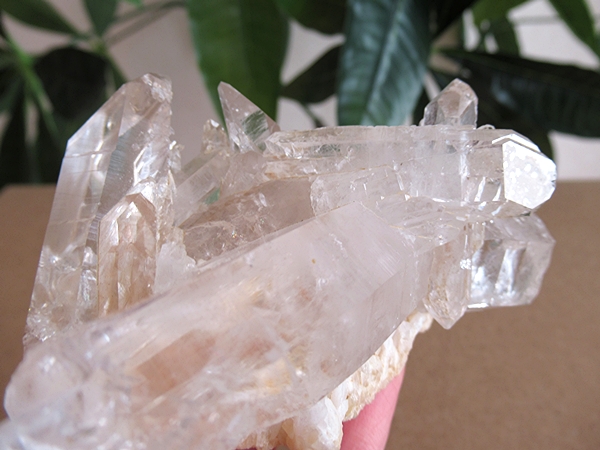 アーカンソー州産 アデュラリアインクォーツ 原石 水晶クラスター