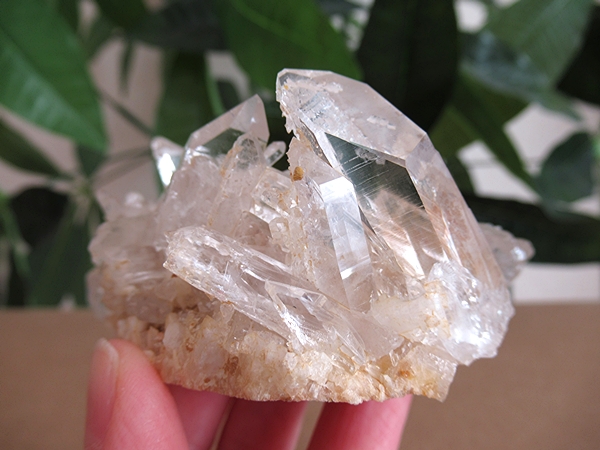 アーカンソー州産 アデュラリアインクォーツ 原石 水晶クラスター