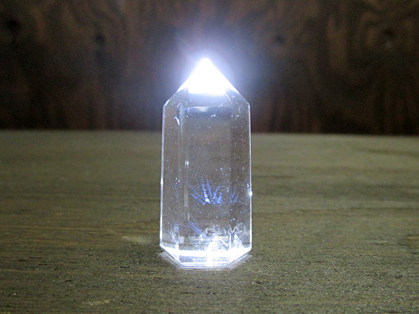 ブルーエンジェルラダークリスタル（ハイダウェイクォーツ）天然水晶ポイント