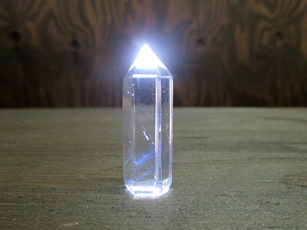 ブルーエンジェルラダークリスタル（ハイダウェイクォーツ）天然水晶ポイント