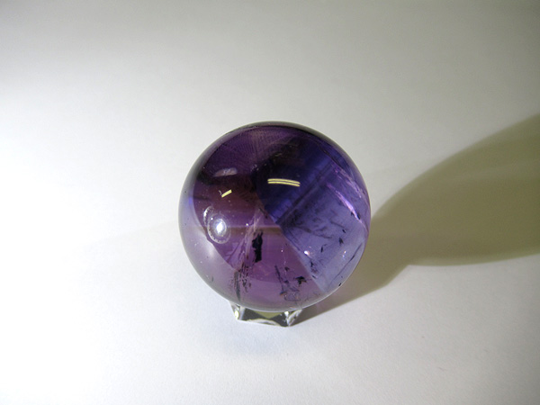 ブラジルバイーア州産 ファントム トラピッチェアメジスト丸玉