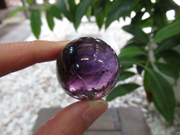 ブラジルバイーア州産 ファントム トラピッチェアメジスト丸玉