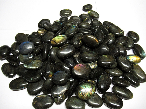ブラックラブラドライト ポリッシュ マダガスカル産