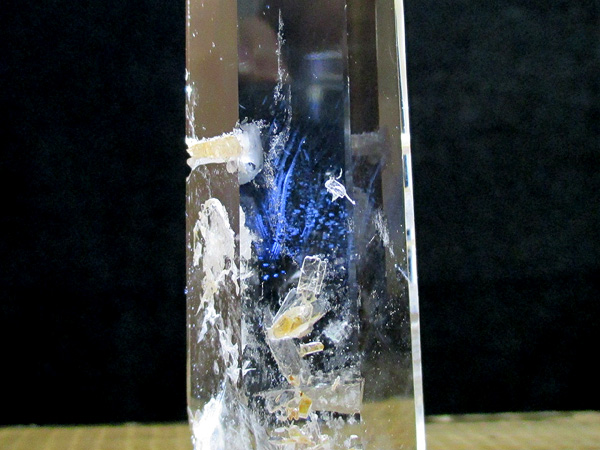 ブルーエンジェルラダークリスタル（ハイダウェイクォーツ）天然水晶ポイント