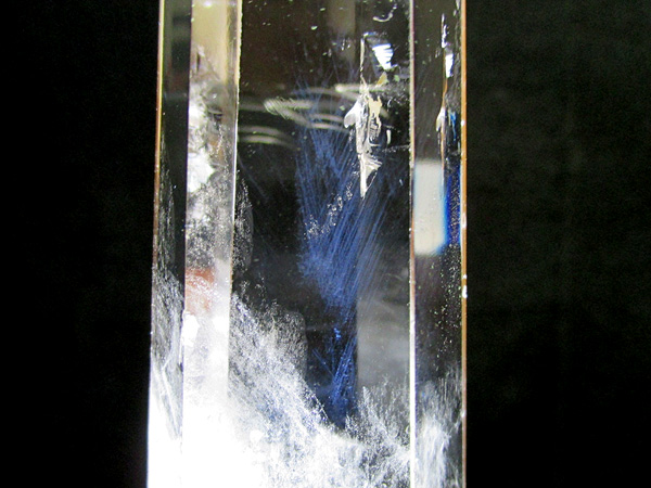 ブルーエンジェルラダークリスタル（ハイダウェイクォーツ）天然水晶ポイント