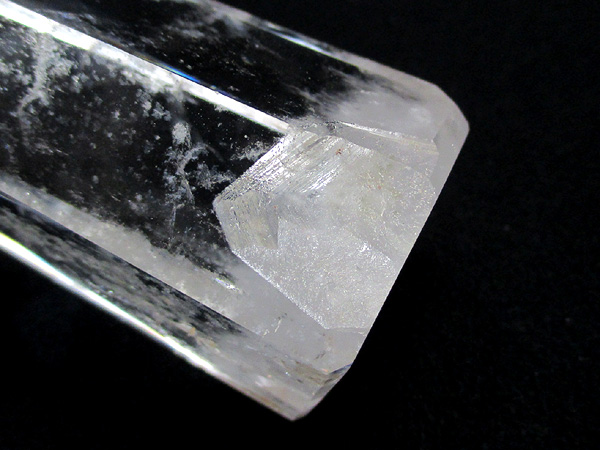 ブルーエンジェルラダークリスタル（ハイダウェイクォーツ）天然水晶ポイント