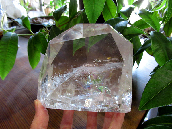 高品質】ブラジル産 水晶 ポリッシュ原石 約8cm レインボー入り