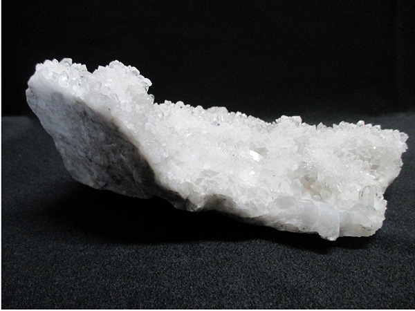 高品質 水晶 クラスター 原石 【中国 四川省産】 【鬮石（くじいし