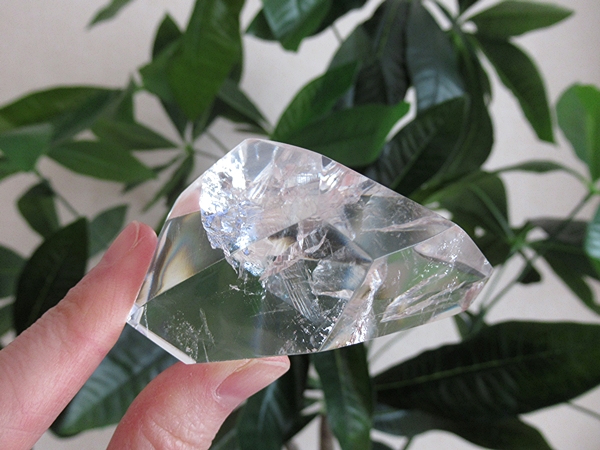 ☘️❤︎虹入り❤︎高透明 水晶（クリアクォーツ）フリーフォーム 天然石 レインボークォーツ フリーフォーム 水晶 ポイント | 天然石専門店【鬮石】