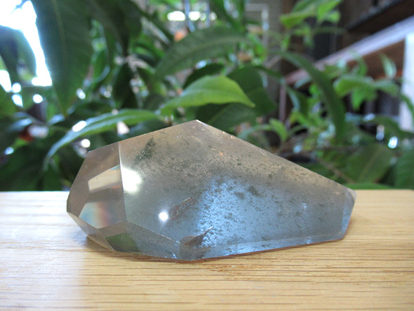 天然石　高品質　綺麗　高透明　 ファイアクォーツ　羊　虹入り 手彫り置物 原石 モンドクォーツ ファントム 高品質タンザニア産水晶原石の通販