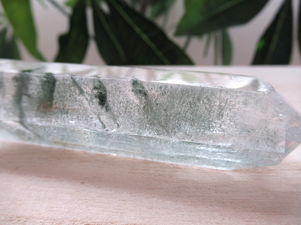 グリーンファントムガーデンクォーツ マダガスカル産 ポイント 水晶