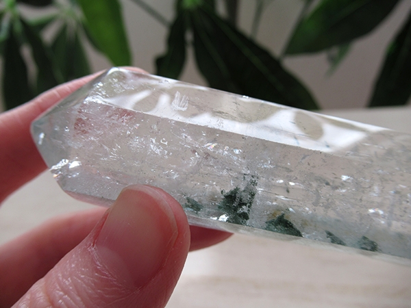 グリーンファントムガーデンクォーツ マダガスカル産 ポイント 水晶