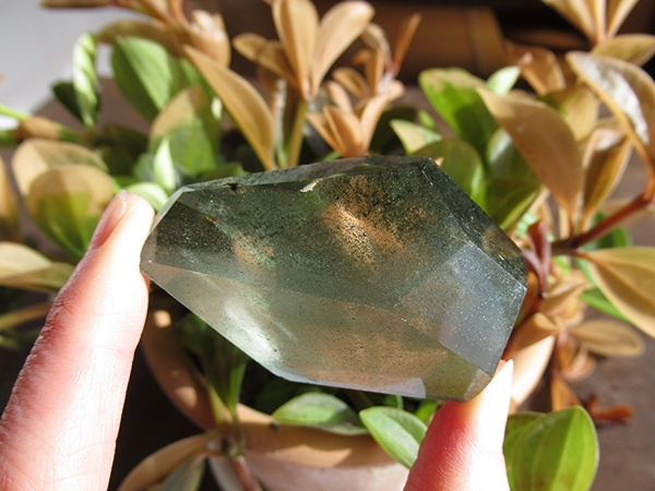 グリーンファントムガーデンクォーツ マダガスカル産 ポイント