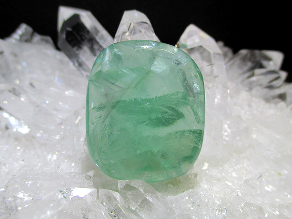 グリーンフローライト、インカたん、白虎の水晶たん、ローズクオーツ、水晶、トパーズ グリーンフローライト、インカたん、白虎の水晶たん、ローズクオーツ