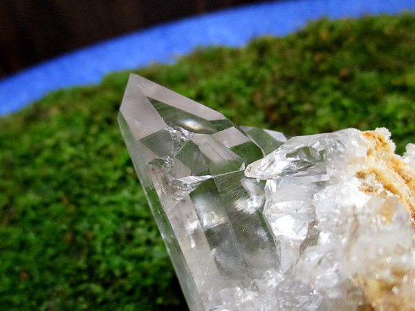 希少品】 アデュラリア（氷長石） in 水晶クラスター イシス タイム