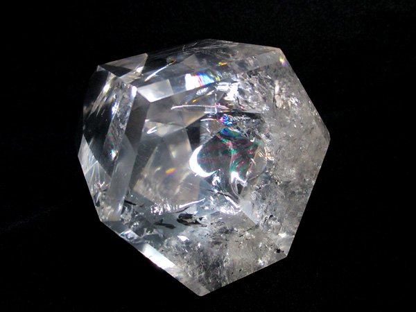 天然水晶 レインボー（虹入り） クリスタル 水晶 ポイント
