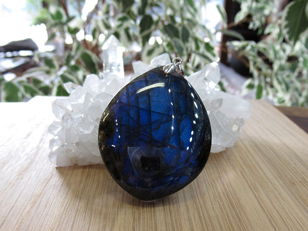 ラブラドライト天然石ペンダント トップ特大 楽天市場】ラブラドライト パープル シルバー ペンダント トップ