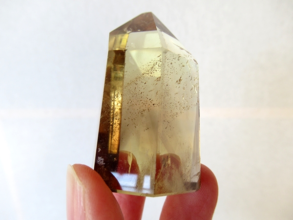☆特選限定品☆氷のような質感☆【マダガスカル産天然水晶 ☆特選限定品☆氷のような質感☆【マダガスカル産天然水晶