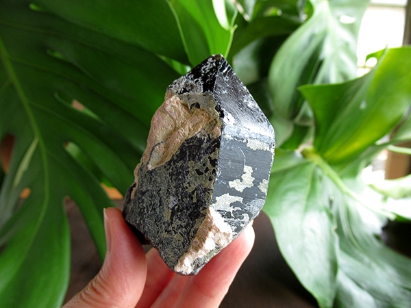 モリオン原石の通販/高品質天然黒水晶販売 | 天然石専門店【鬮石】 長石