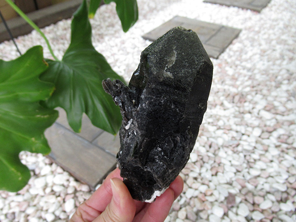 黒水晶 モリオン 原石　1756g モリオン（黒水晶）原石 置き石 1.7kg | うさぎ屋