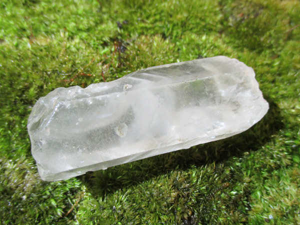 ファントムクォーツ水晶原石マダガスカル産