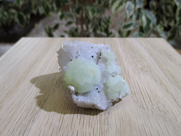 プレナイト水晶原石クラスター