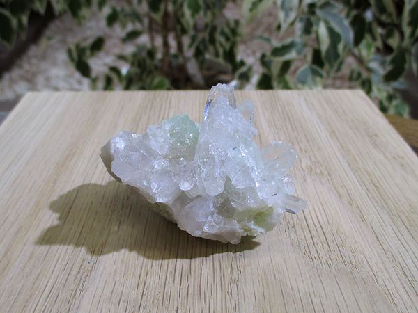 七角の水晶やプラジオクレースのような原石　川揚がり 七角の水晶やプラジオクレースのような原石 川揚がり