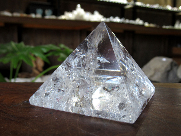 水晶ポイント（先に欠けあり） 欠けの為20％OFF】レインボースタッデッドクォーツ/天然水晶ピラミッド