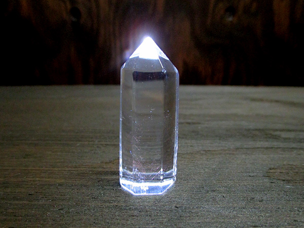 レッドゴールドエンジェルラダークリスタル（ハイダウェイクォーツ）水晶ポイント