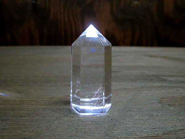 レッドゴールドエンジェルラダークリスタル（ハイダウェイクォーツ）水晶ポイント