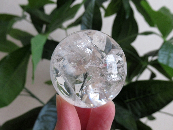 コリント産 レインボークォーツ 水晶 丸玉 ミナスジェライス州