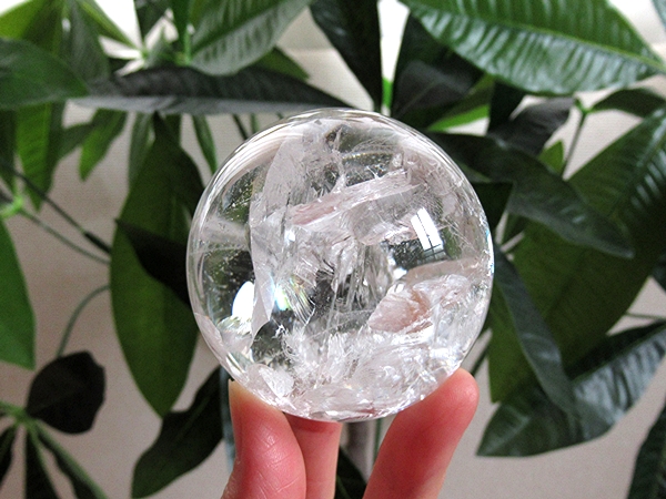 ミナスジェライス州 コリント産 レインボークォーツ 水晶丸玉