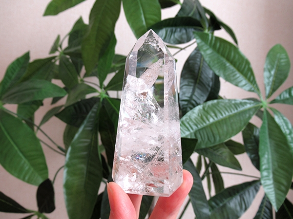 レインボースタッデッドクォーツ ポイント トカンティンス州産