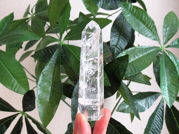 レインボースタッデッドクォーツ ポイント トカンティンス州産